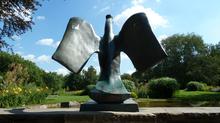 E. Reiff: Brunnenfigur &bdquo;Schwan&ldquo; (1959)